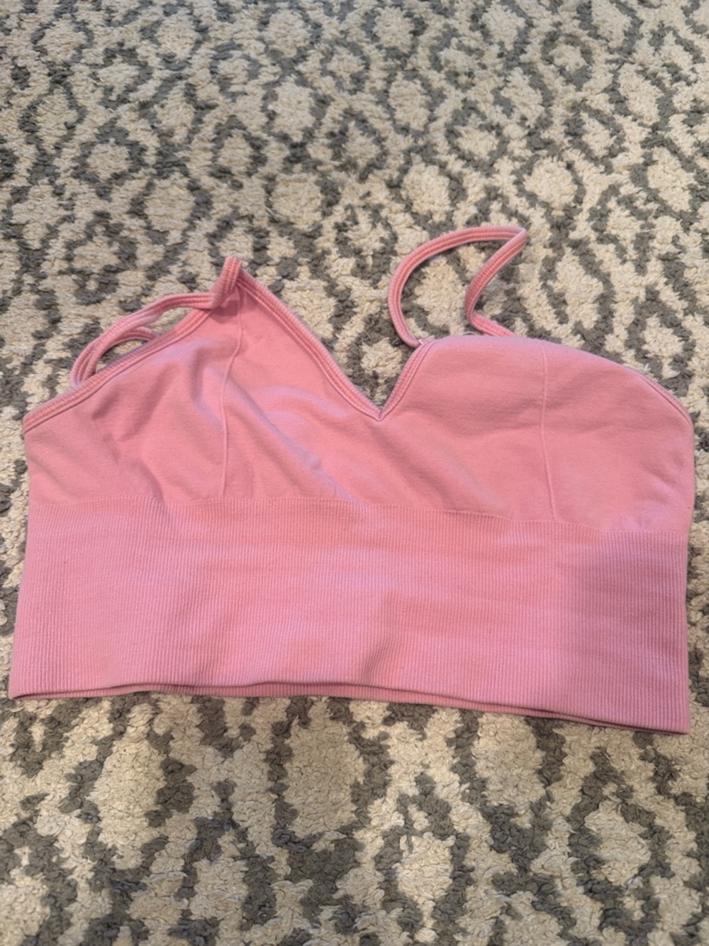 ALO Yoga Pink shorts and sports bra - Picture 3 of 5